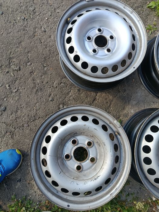 Фолькс Т5 залізо 5/120Р16 заводські з оригінальними ковпачками