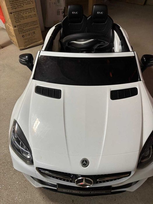 Carro elétrico criança