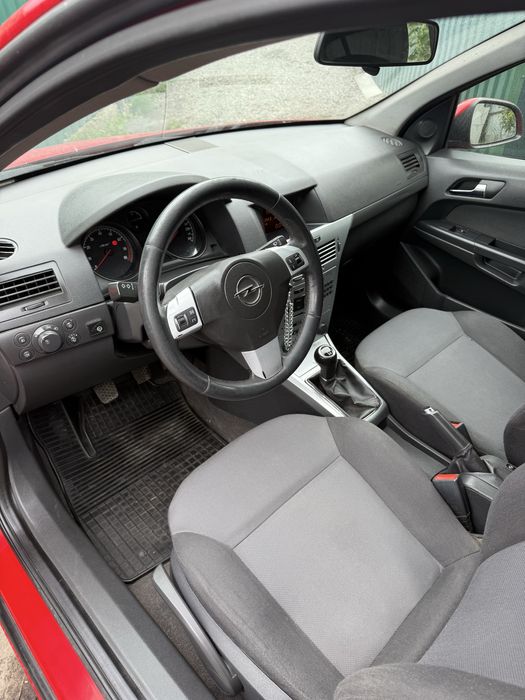 Опель Астра 1.6 газ 2012 рік