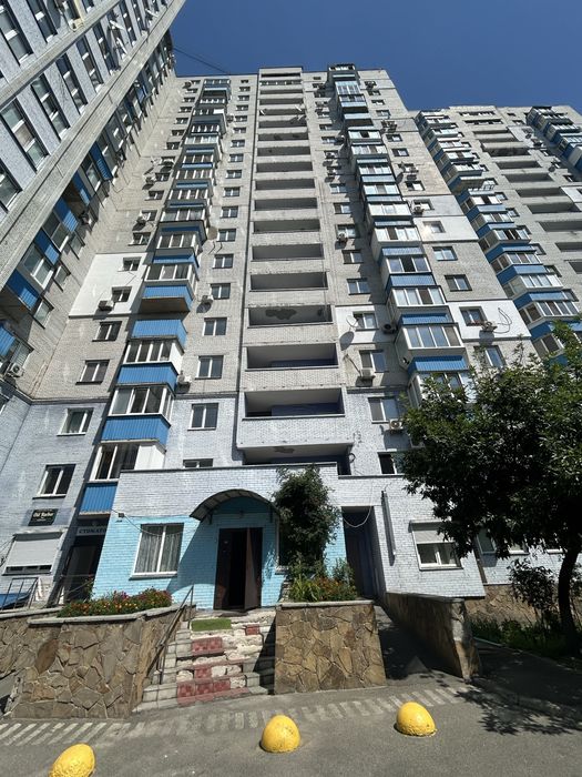 Продається класна 1-на квартира на Грушевського 7!