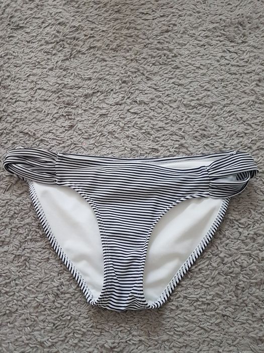 Majtki od bikini r. S