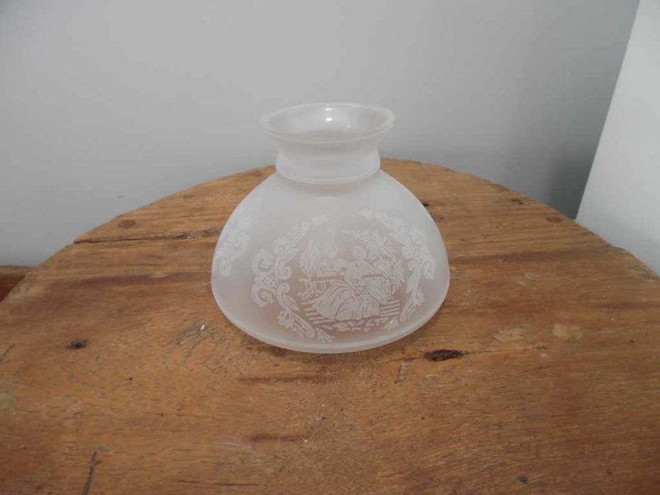 Abajur/Tulipa em Vidro Fosco Gravado – Portugal, anos 60