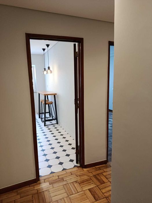 Apartamento T1+1 renovado em zona central (Rua 25 de Abril)