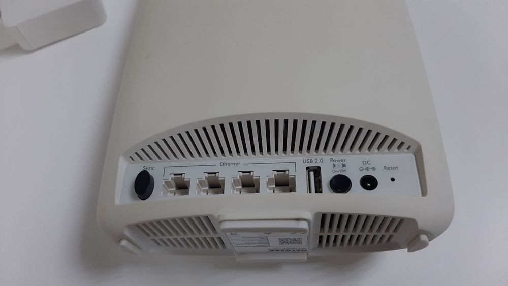 Продам   роутер 2-x диапозонный  Netgear Orbi RBS 50  гигабитный