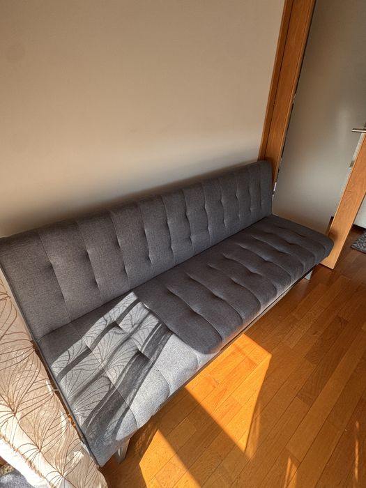 Sofá Cama Click Clack Kasa ( apenas com os fios puxados no canto ) esta novo