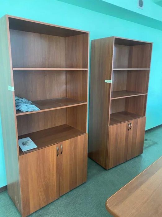 Шафи стелажі полиці етажерки