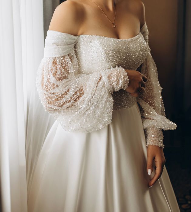 Весільна сукня..