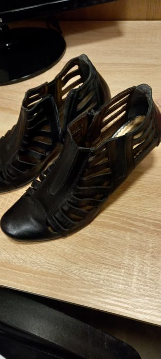 Skórzane buty botki i