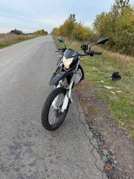 Продам мотоцикл лонсінг 300