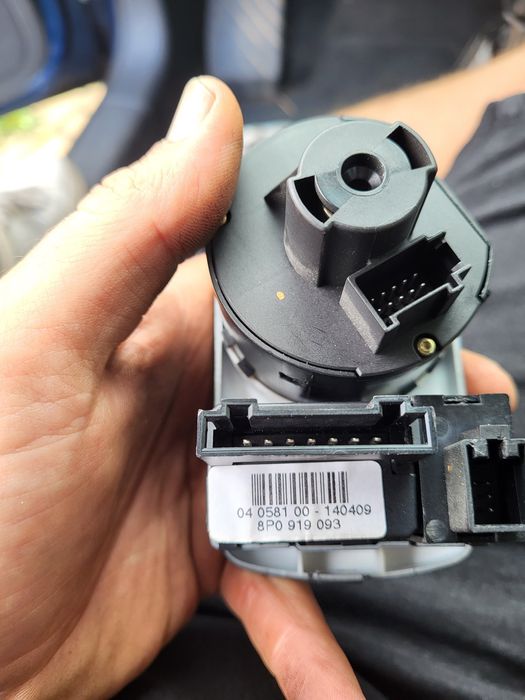 Włącznik świateł audi a3 8p halogen