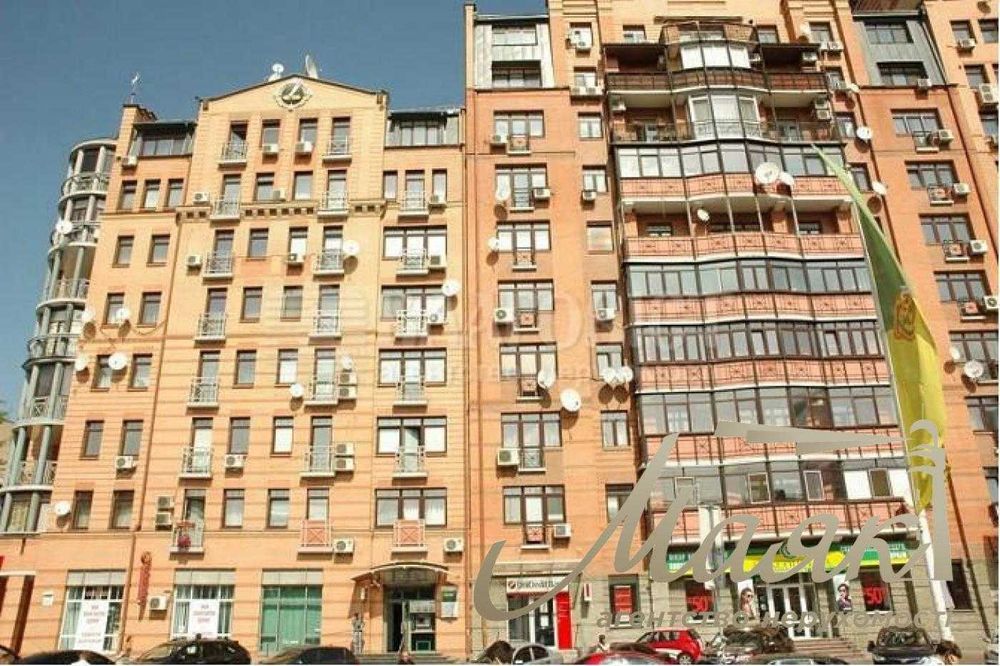 Продажа, фасад, помещение 400м2, ул. Панаса Мирного, Печерськ