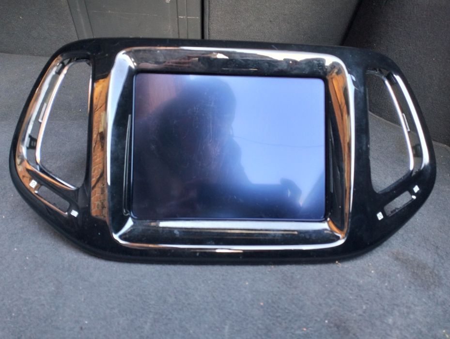 Магнітолу на JEEP COMPASS.