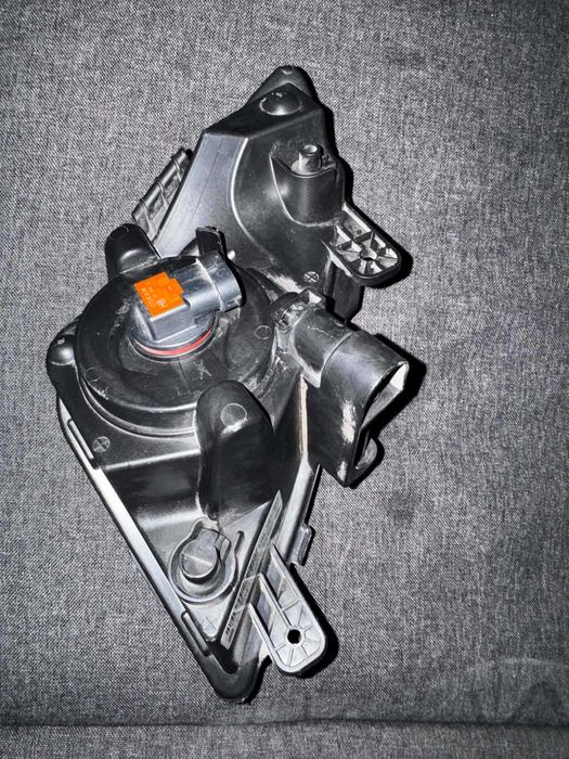 reflektor przedni prawy halogen seat ibiza V   6F0.941.702.A