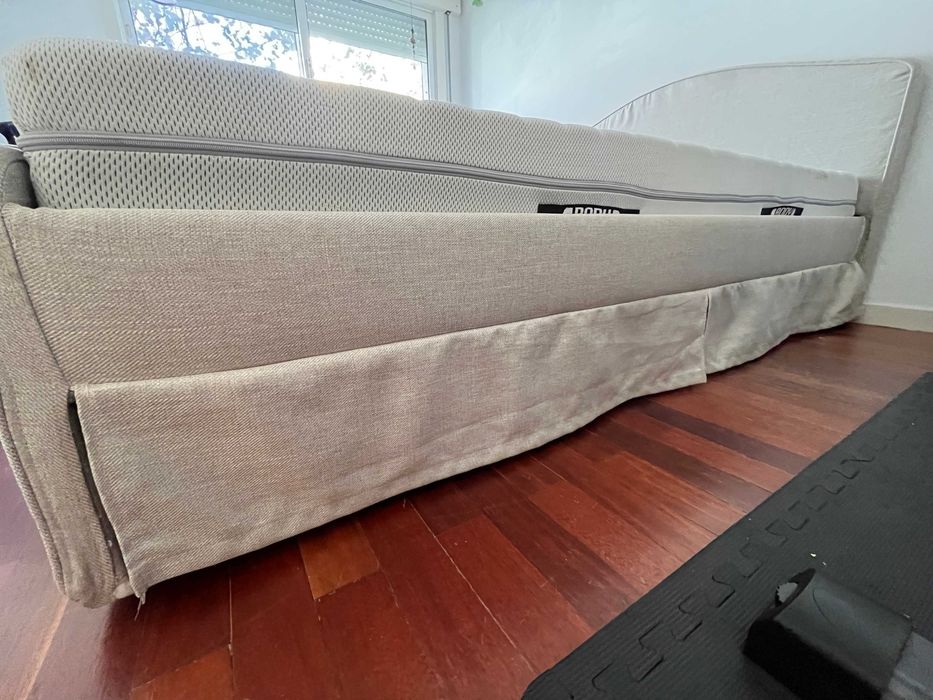 Cama e estrado IKEA com oferta de colchao