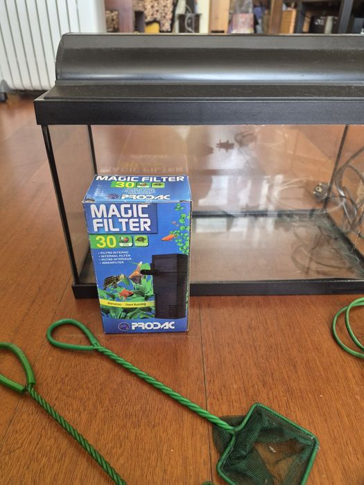 Aquário com filtro e extras