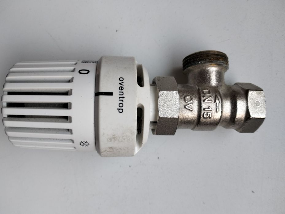 Grzejnik 60 x 50 + 4 termostaty