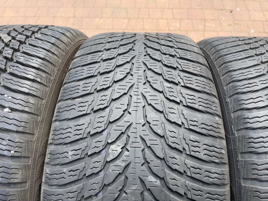3874. Opony zimowe 245/45/18 Nokian 2022r 8/4.5mm cena za 4szt