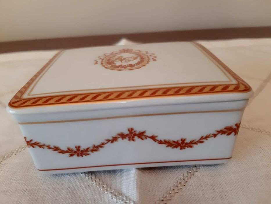 Caixa Americana Fer-Rouge e Ouro com tampa Vista Alegre