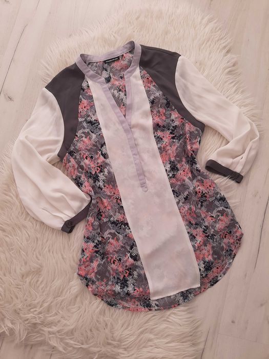 Warehouse piękna bluzka z ozdobnym wzorem M 38