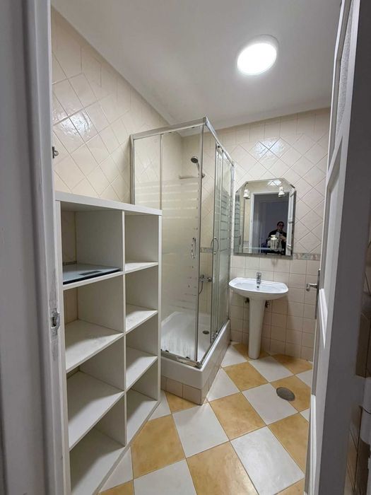 Quarto para arrendar próximo comboio Queluz