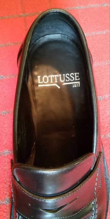 Elegantes sapatos em pele LOTTUSSE