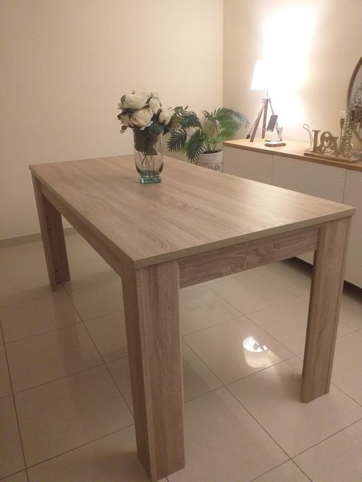 DINING TABLE64285652139778124