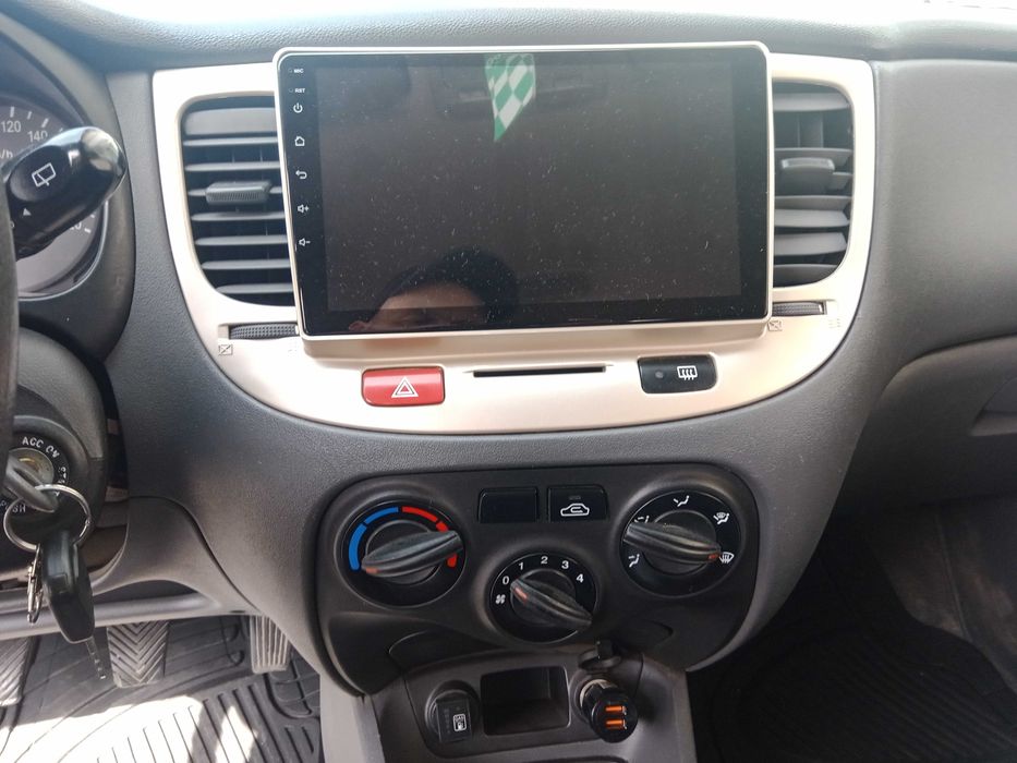 Продам Kia Rio 1,4 газ/бензин