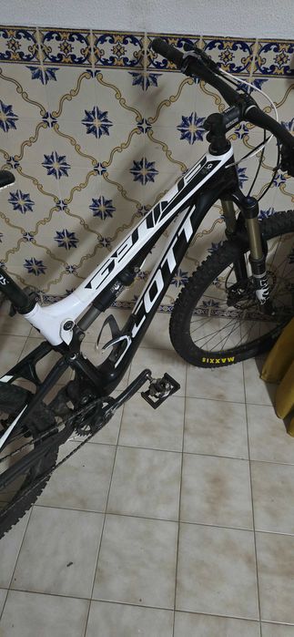 Bicicleta enduro Scott Genius carbono