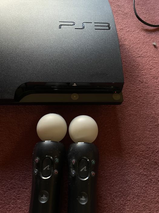 Vendo PS3 Slim + comandos + jogos