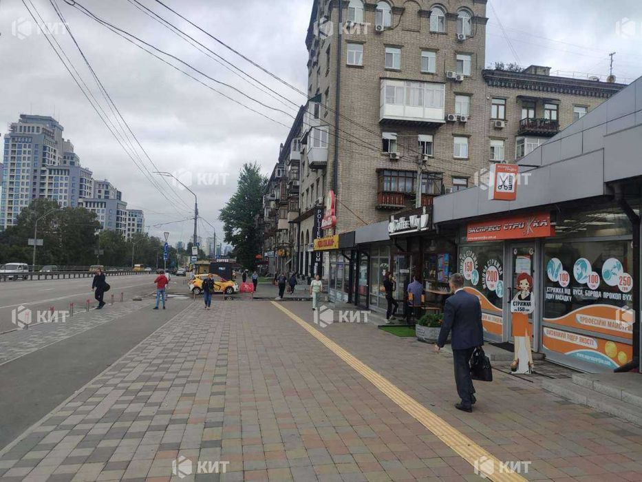 Оренда! Фасадне кутове  370 кв.м. пр-т Берестейський