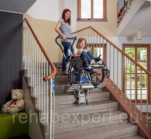 Б/У Крокувальний щабель-версія універсальний SANO LiftKar PT Universal Powered Stairclimber 130kg