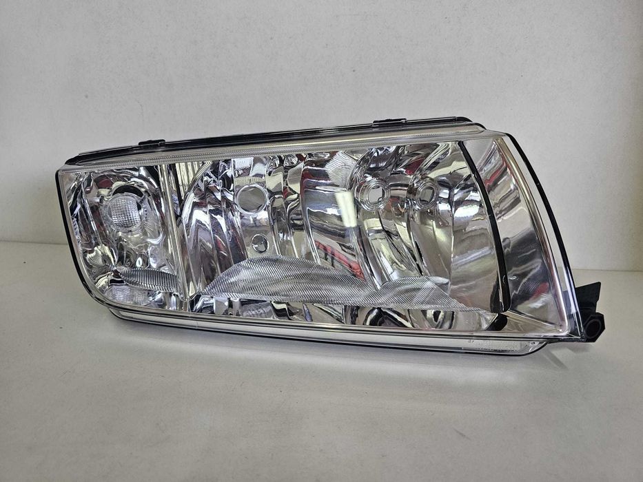 Ótica lado direito Skoda Fabia I | 127980