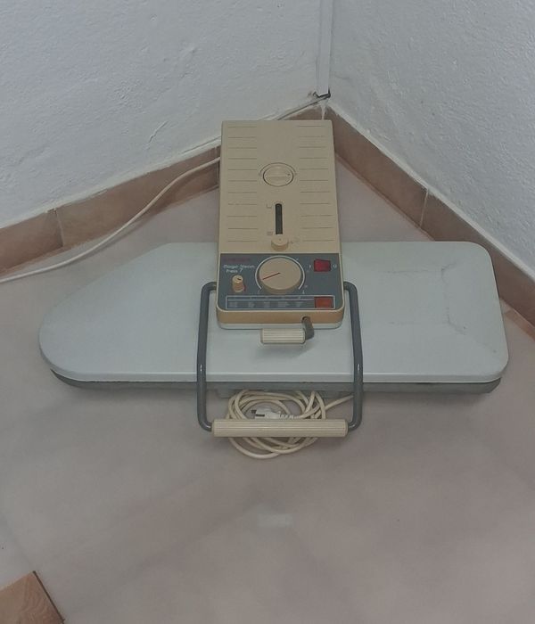 Máquina de Passar a Ferro Singer Magic Steam Press  7