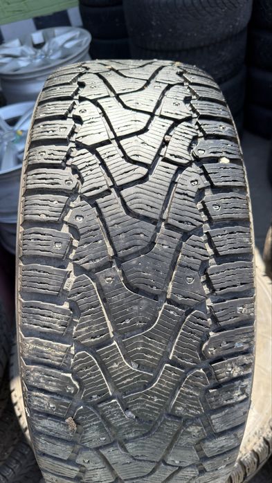 265/65/17 Pirelli Ice zero
