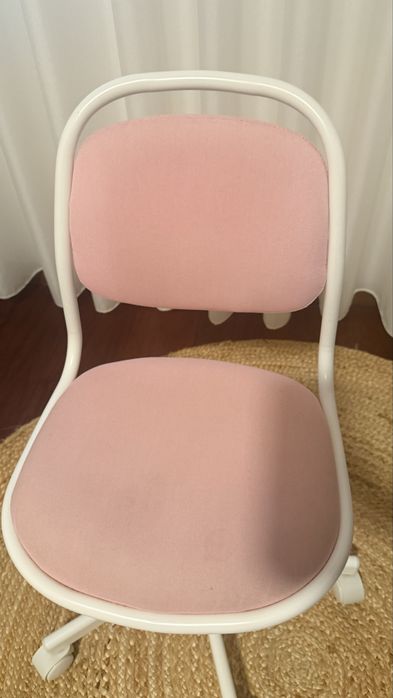 Cadeira rosa ikea