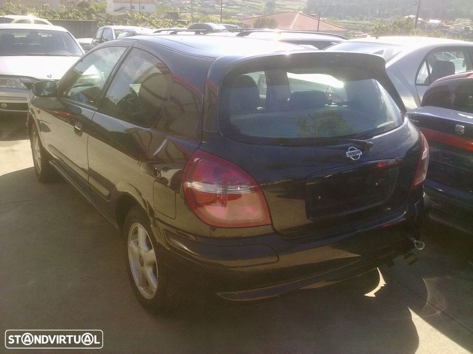 Traseira / Frente /Interior Nissan Almera 2001