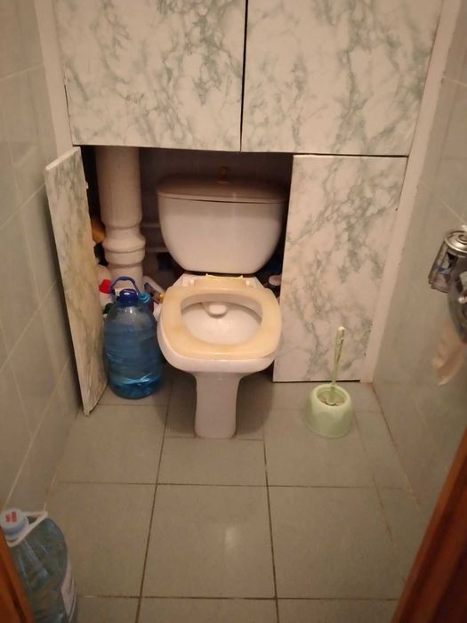Здається кімната поряд зі ст. метро "Академмістечко"