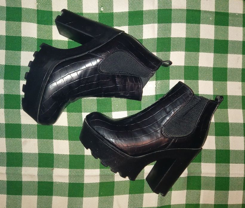 Botki na słupku Czarne 38