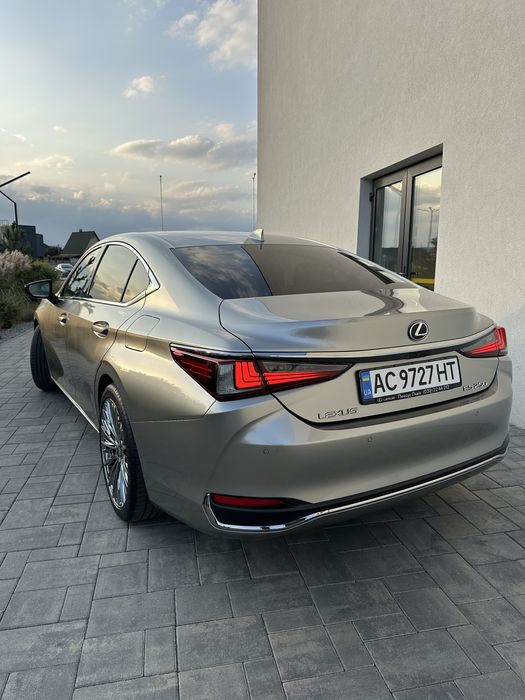 Продам Lexus ES 250