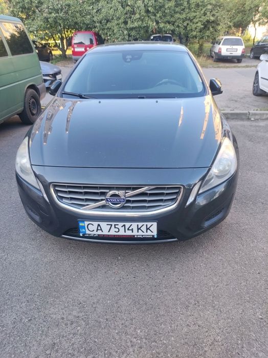 Volvo v60. Бензин 1.6 150 л.с. 2012.