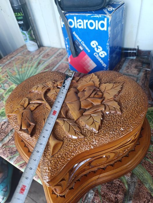 Деревянная шкатулка