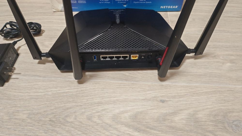 Потужний Wi-Fi 6 роутер Netgear Nighthawk  AX5400 (WiFi 6)