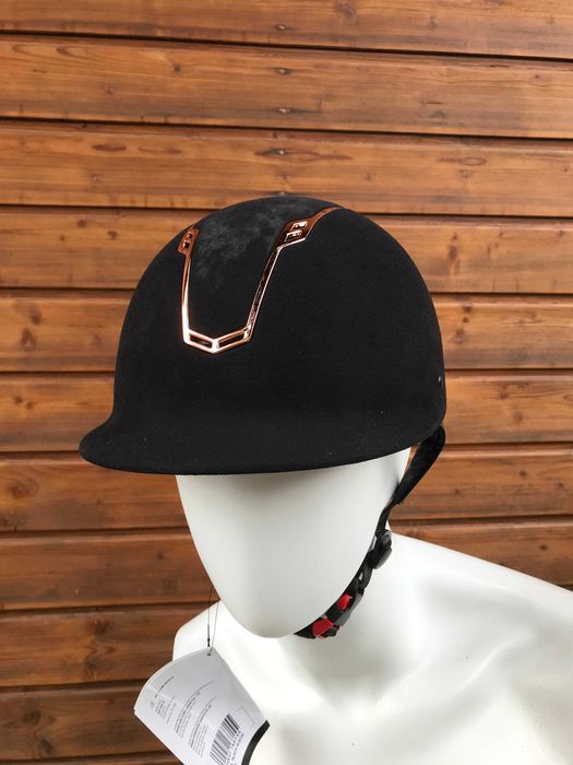 Kask jeździecki wysoka chrona szeroki daszek czarny rose gold