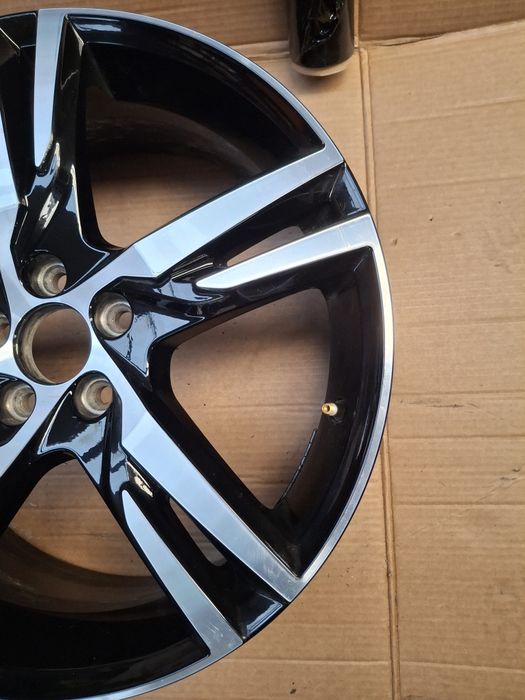 Felga volvo xc60 xc90 v90 v60 s60 v40 xc40 19" 7.5j et 50.5