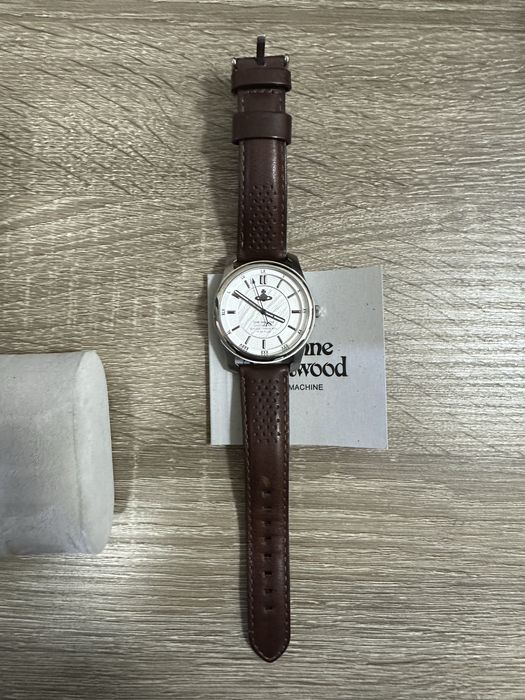 Часи vivienne westwood оригінал