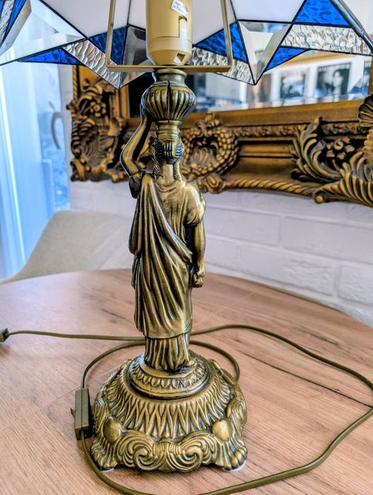 Lampa witrażowa w stylu Tiffany