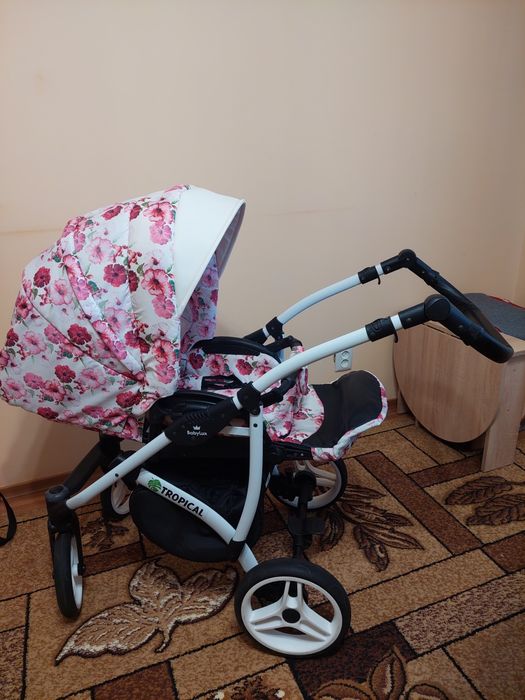 Продам дитячий візочок 3 в 1 BabyLux