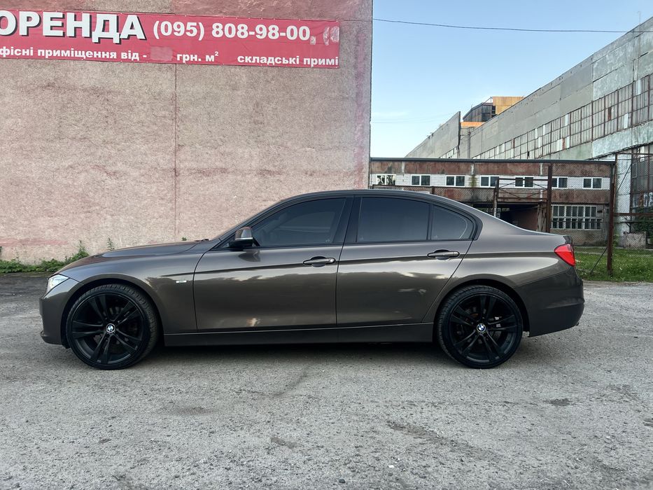 BMW F 30 Офіційний автомобіль