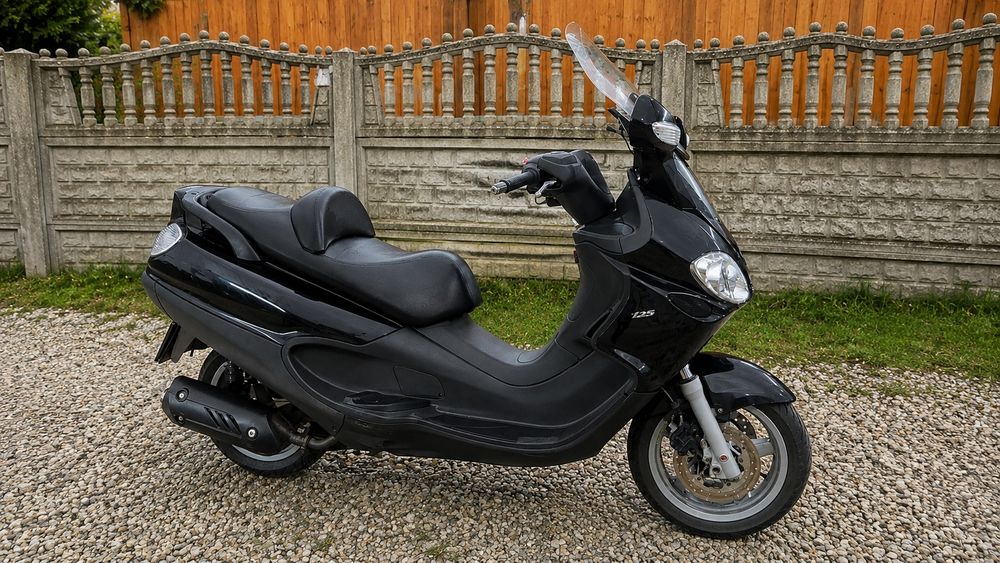Piaggio X9 Evolution 125 cm, kat B, kufer, dwa kaski.