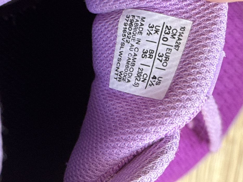 Кросівки ASICS  jolt